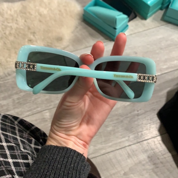 Bad Ass Tiffany Sunglasses 🕶 - Picture 3 of 8